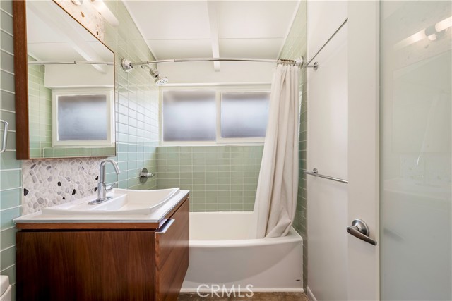 Detail Gallery Image 15 of 31 For 3033 Volk Ave, Long Beach,  CA 90808 - 3 Beds | 2 Baths