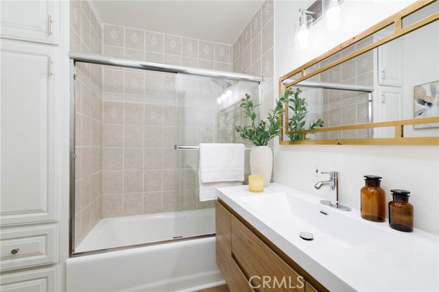 Detail Gallery Image 10 of 22 For 15643 Lassen, North Hills,  CA 91343 - 4 Beds | 3 Baths