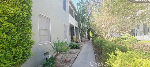 4522 Saint Elmo Drive, Los Angeles CA: https://media.crmls.org/medias/cbe2a7cb-48ab-49b2-a573-2885a6bc400f.jpg