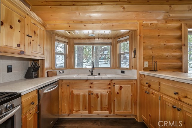 Detail Gallery Image 19 of 50 For 43442 Bow Canyon, Big Bear Lake,  CA 92315 - 3 Beds | 2 Baths