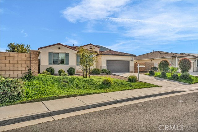 Detail Gallery Image 4 of 54 For 35140 Tavel St, Winchester,  CA 92596 - 5 Beds | 4 Baths