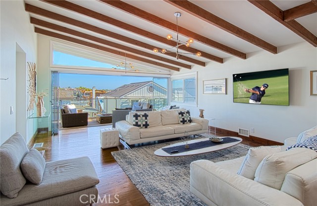 Detail Gallery Image 10 of 26 For 308 Poppy Ave, Corona Del Mar,  CA 92625 - 4 Beds | 3 Baths