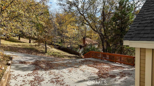 1253 Golden Rule, Lake Arrowhead CA: https://media.crmls.org/medias/cbe4e1d1-a2ed-415d-8c04-b31568a3d923.jpg