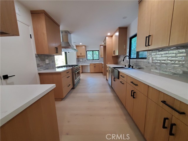 5950 Pat Avenue photo 4