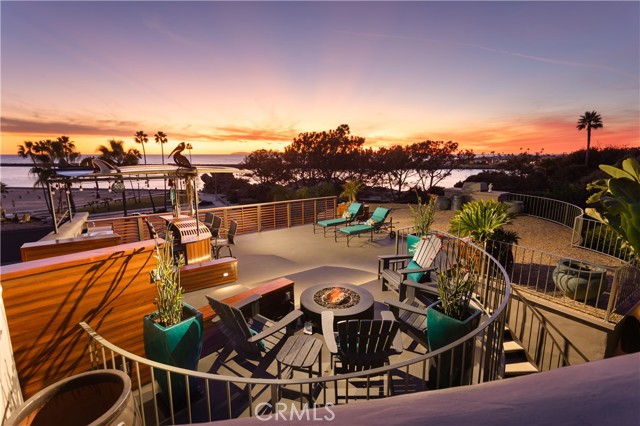 Detail Gallery Image 2 of 42 For 2901 Ocean Bld, Corona Del Mar,  CA 92625 - 4 Beds | 4/3 Baths