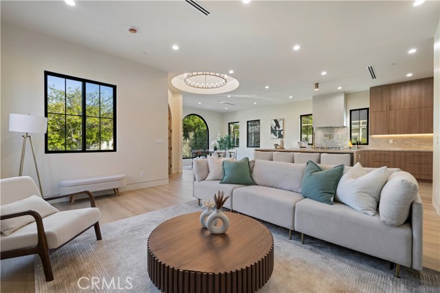 Detail Gallery Image 23 of 73 For 4026 Garden Ave, Los Angeles,  CA 90039 - 5 Beds | 4/2 Baths