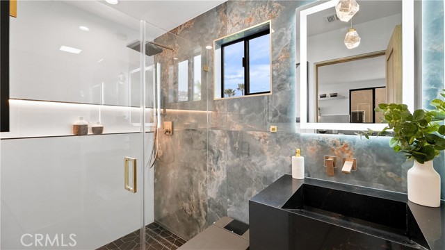 Detail Gallery Image 21 of 55 For 1095 Miramar, Laguna Beach,  CA 92651 - 3 Beds | 2 Baths