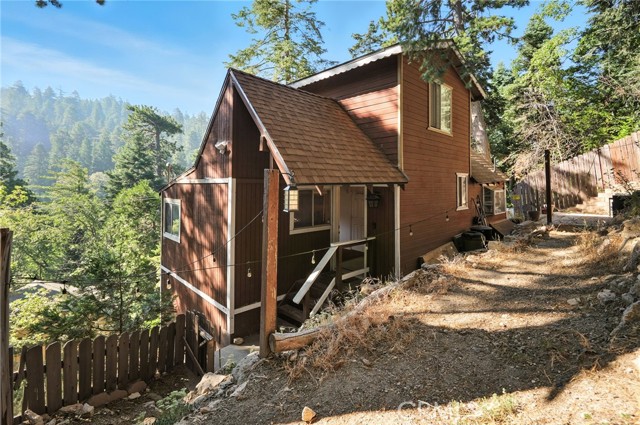 782 Virginia Court, Lake Arrowhead CA: https://media.crmls.org/medias/cbe754e7-3aad-45ca-aa73-8c06a2094c99.jpg
