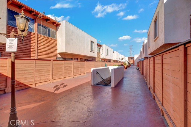 Detail Gallery Image 27 of 39 For 7033 Stewart and Gray Rd #24,  Downey,  CA 90241 - 2 Beds | 2 Baths