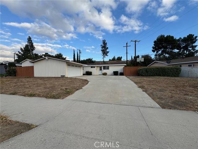 Detail Gallery Image 1 of 19 For 11250 Blucher, Granada Hills,  CA 91344 - 3 Beds | 2 Baths