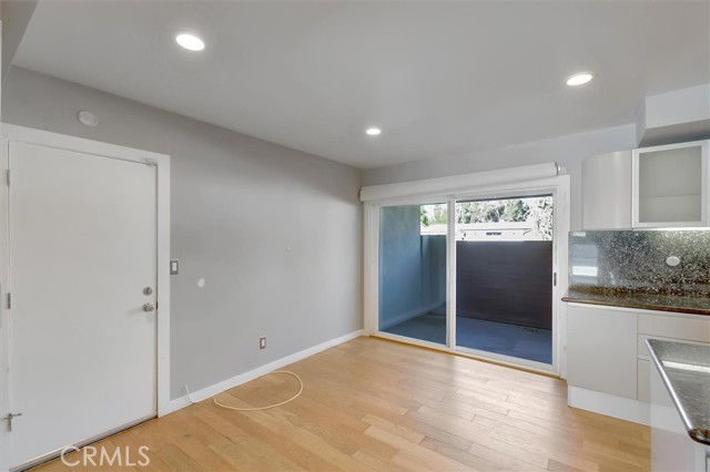 Detail Gallery Image 21 of 66 For 24216 Calvert St, Woodland Hills,  CA 91367 - 5 Beds | 3/1 Baths