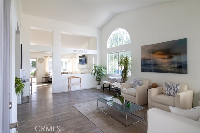 15303 Lakebreeze Lane, Lake Elsinore CA: https://media.crmls.org/medias/cbe8d9d2-b285-4477-81ce-8e1aab7de93a.jpg