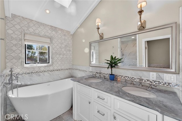 Detail Gallery Image 55 of 74 For 405 Blumont St, Laguna Beach,  CA 92651 - 5 Beds | 6/1 Baths