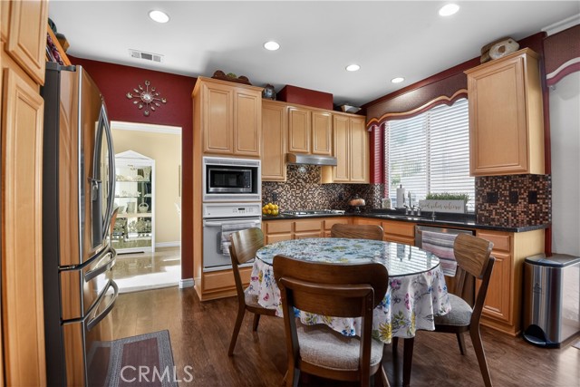 Detail Gallery Image 20 of 58 For 2621 Fallen Leaf Ct, Simi Valley,  CA 93063 - 4 Beds | 3 Baths