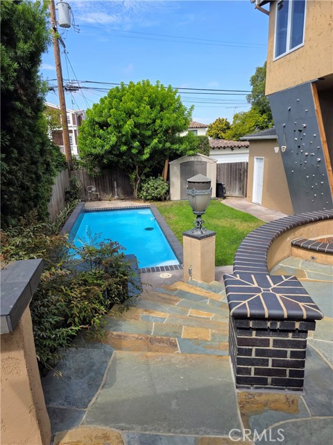 427 Orlena Avenue, Long Beach CA: https://media.crmls.org/medias/cbeaff75-d159-46aa-8c53-9934868aefff.jpg
