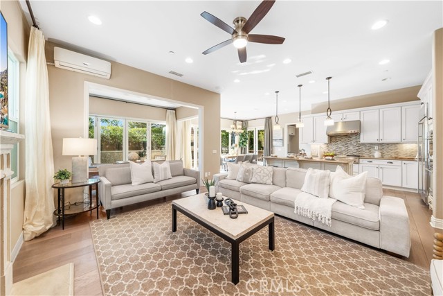 Detail Gallery Image 5 of 24 For 52 Cummings, Irvine,  CA 92620 - 4 Beds | 4 Baths