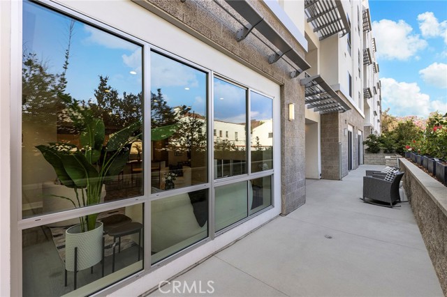 Detail Gallery Image 22 of 32 For 460 N Palm Dr #105,  Beverly Hills,  CA 90210 - 2 Beds | 2/1 Baths