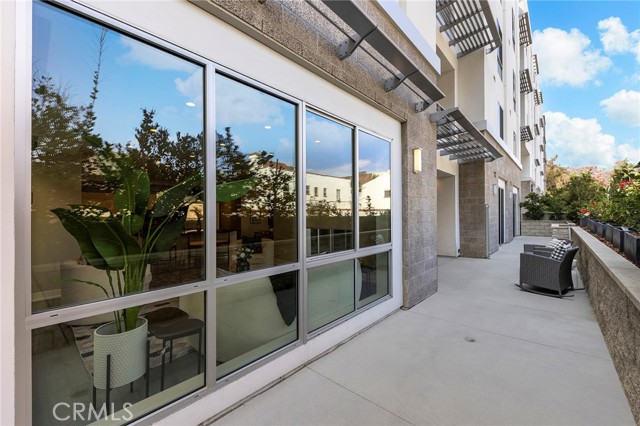 Detail Gallery Image 22 of 32 For 460 N Palm Dr #105,  Beverly Hills,  CA 90210 - 2 Beds | 2/1 Baths