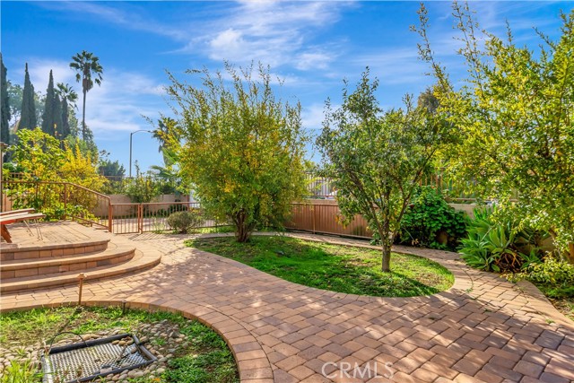 Detail Gallery Image 3 of 32 For 6268 Norwich Ave, Van Nuys,  CA 91411 - 3 Beds | 1 Baths