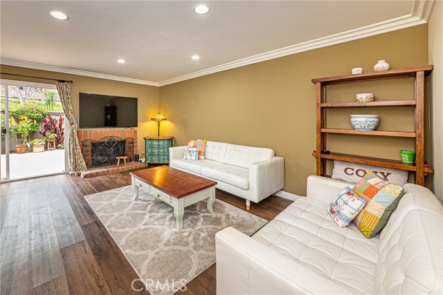 Detail Gallery Image 2 of 42 For 2535 Cypress Point Dr, Fullerton,  CA 92833 - 2 Beds | 2/1 Baths