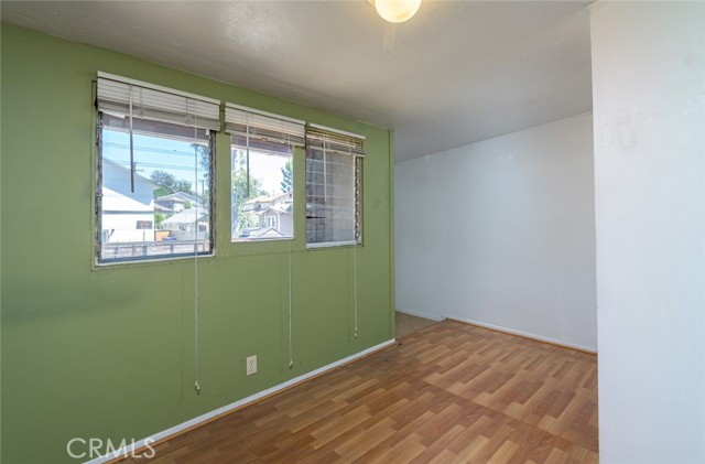 4608 Dyer Street, La Crescenta CA: https://media.crmls.org/medias/cbf05875-f2c2-4b5d-8e0f-8f5f7beb3d99.jpg