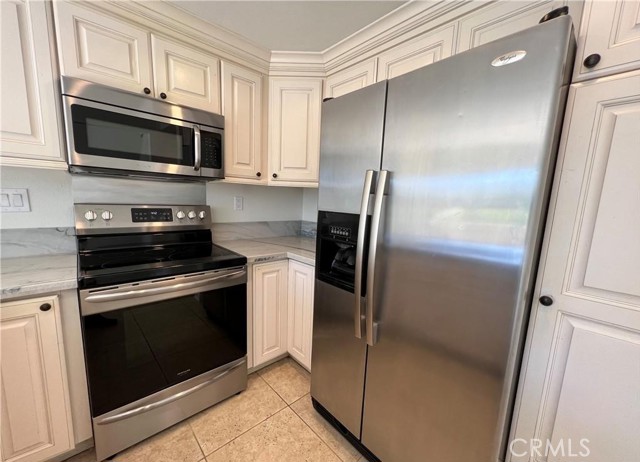 193 Stanford Court, Irvine CA: https://media.crmls.org/medias/cbf10de0-34df-4205-9530-3be1200087e2.jpg
