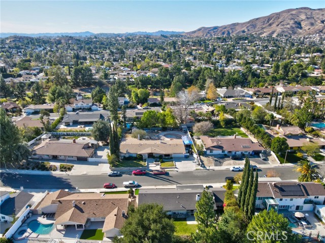12446 Kenny Drive, Granada Hills CA: https://media.crmls.org/medias/cbf217ab-330a-49c8-9f99-8935815da156.jpg