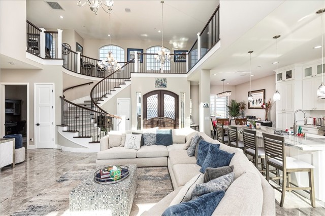 Detail Gallery Image 5 of 74 For 38000 via Vista Grande, Murrieta,  CA 92562 - 5 Beds | 5/2 Baths