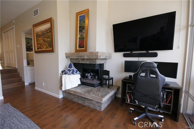 6221 Marina Pacifica N Drive, Long Beach CA: https://media.crmls.org/medias/cbf2b12e-4480-4b8c-ad77-8332f7a7ce86.jpg