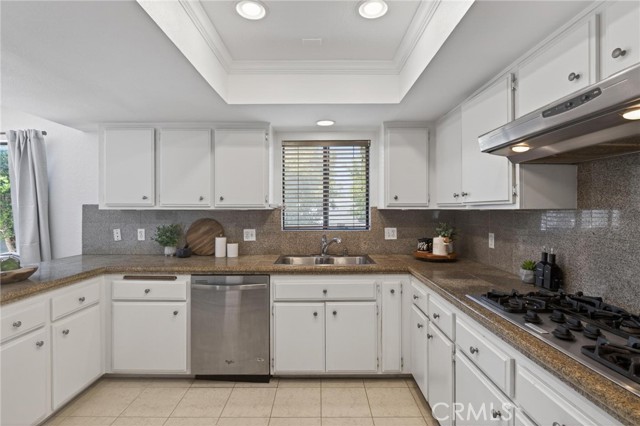 324 North Francisca Avenue, Redondo Beach, California 90277, 3 Bedrooms Bedrooms, ,2 BathroomsBathrooms,Residential,For Sale,North Francisca Avenue,OC26077465
