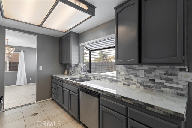 43865 Carefree Court, Lancaster CA: https://media.crmls.org/medias/cbf3d7de-2980-4025-a7b4-feec39e75d1b.jpg