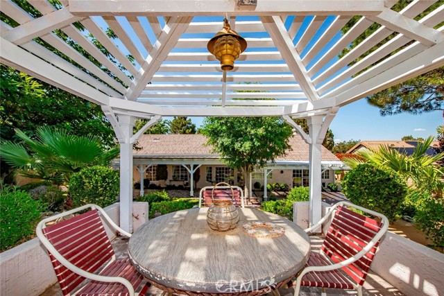 5618 Gardendale Lane, Palmdale CA: https://media.crmls.org/medias/cbf415c5-c229-4f49-b6bd-f6e54479d671.jpg