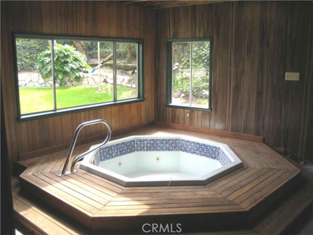 Enclosed spa room-no permit-
