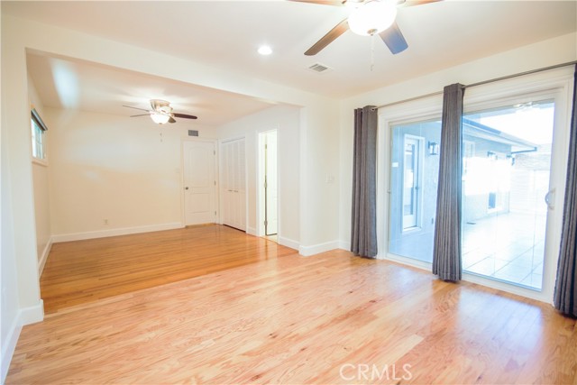 Detail Gallery Image 20 of 26 For 150 Orangewood Ln, Tustin,  CA 92780 - 3 Beds | 2 Baths