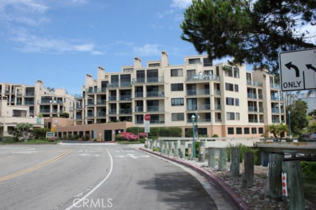 140 The Village, Redondo Beach, California 90277, 1 Bedroom Bedrooms, ,1 BathroomBathrooms,Residential,Sold,The Village,SB14184276
