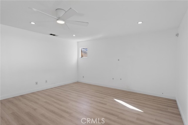 Detail Gallery Image 9 of 39 For 15552 Caravelle, Fontana,  CA 92336 - 4 Beds | 2/1 Baths