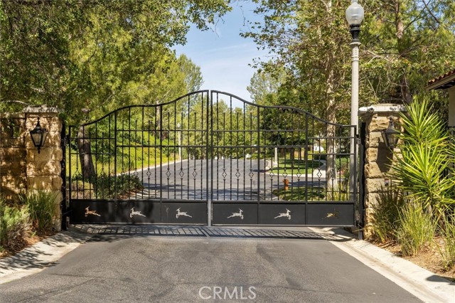 24816 Los Altos Drive, Valencia CA: https://media.crmls.org/medias/cbf508aa-5116-4cd6-ae08-5094444f8b88.jpg