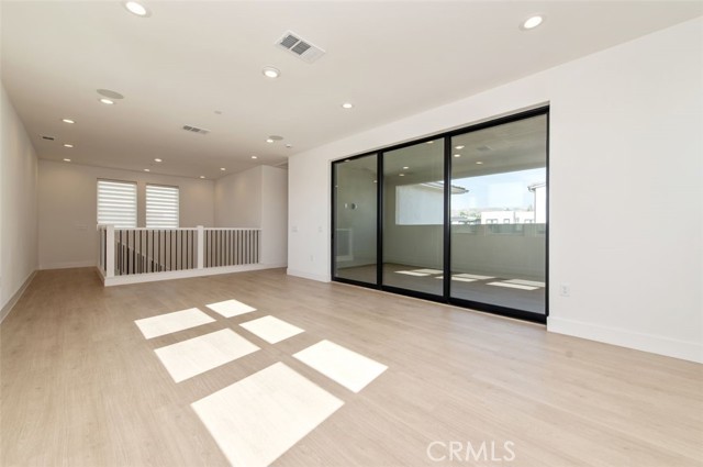 Detail Gallery Image 12 of 36 For 228 Stage, Irvine,  CA 92618 - 5 Beds | 5 Baths