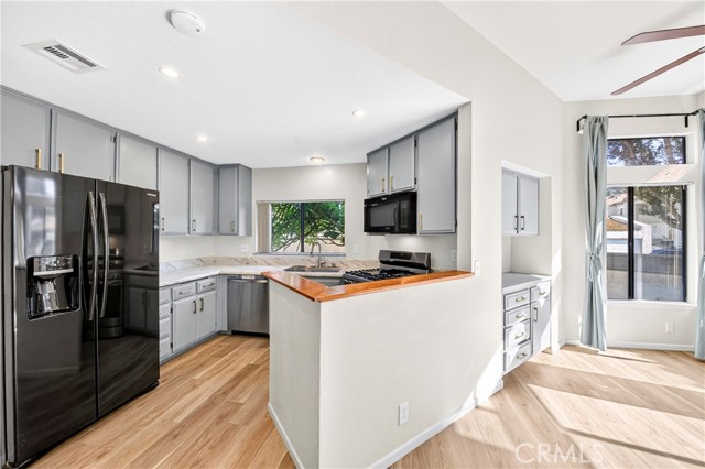 25 Willowcrest photo 8