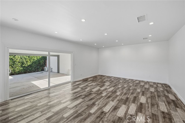 Detail Gallery Image 21 of 29 For 6658 Kosturas Pl, Winnetka,  CA 91306 - 3 Beds | 2 Baths