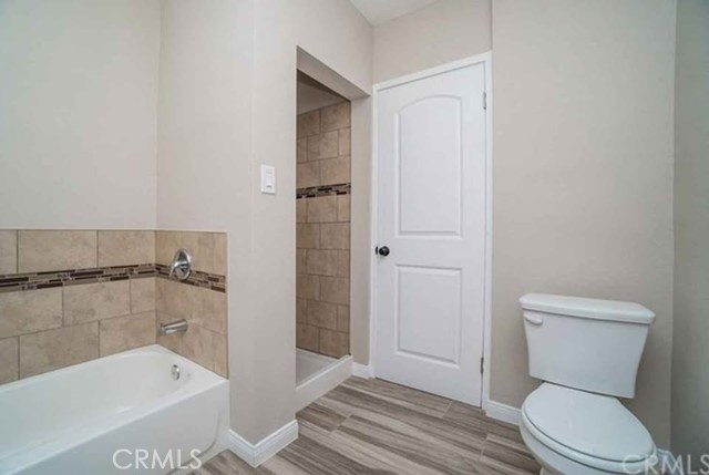Detail Gallery Image 8 of 12 For 636 W 107th, Los Angeles,  CA 90044 - 3 Beds | 2 Baths