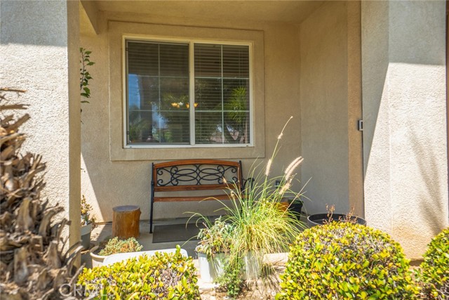 15138 Holiday Drive, Fontana CA: https://media.crmls.org/medias/cbf67e3e-97c1-4b01-833c-60186e66e283.jpg