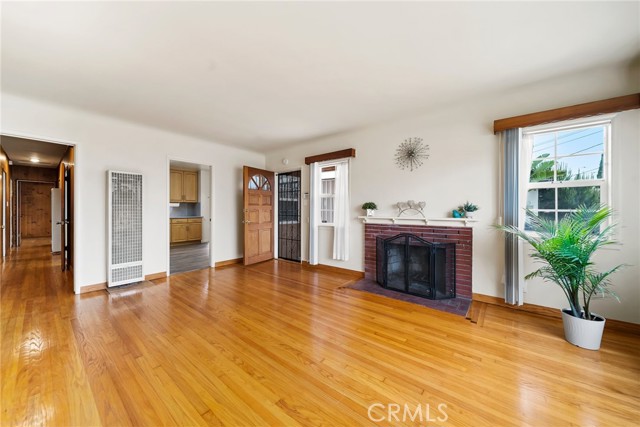 Detail Gallery Image 3 of 24 For 2034 W 165th St, Torrance,  CA 90504 - 3 Beds | 2 Baths