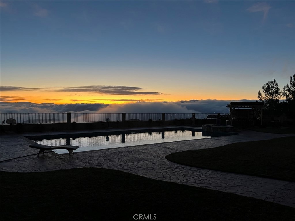 https://media.crmls.org/medias/cbf7c0a0-57d7-45fc-8fd3-8d307e55f458.jpg?preset=X-Large
