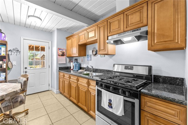 Detail Gallery Image 5 of 19 For 18585 14th, Bloomington,  CA 92316 - 2 Beds | 1 Baths