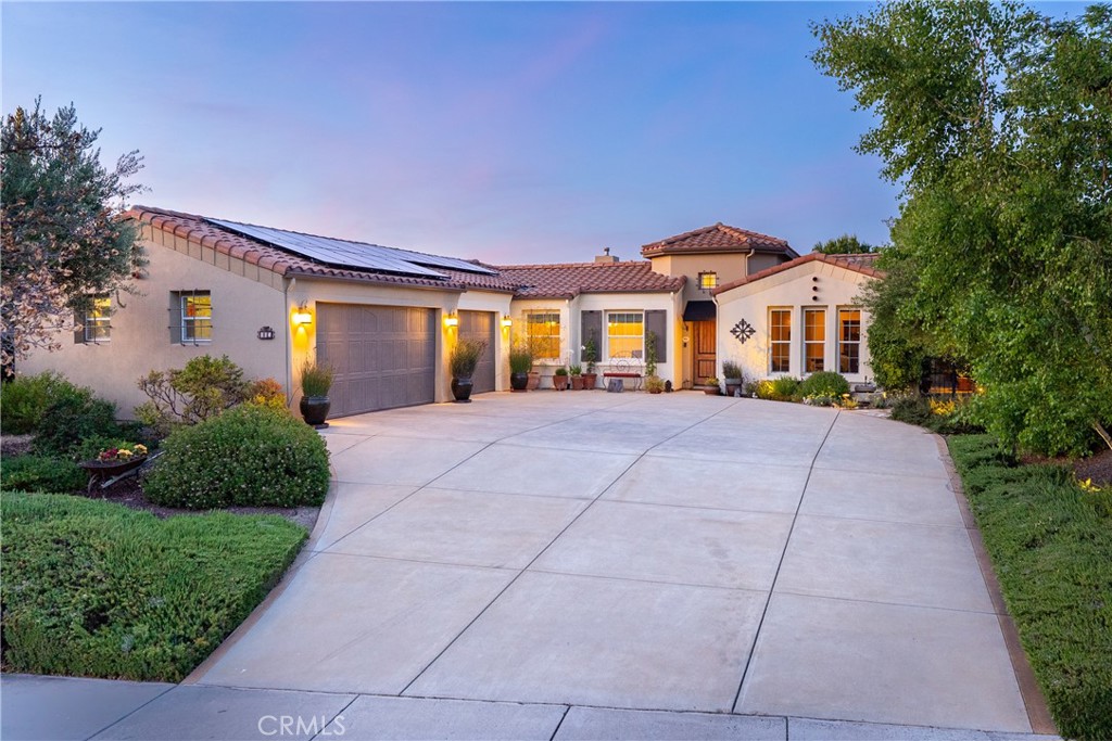 961 Vista Cerro Dr