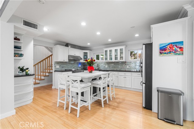 Detail Gallery Image 10 of 40 For 1510 E Maple Ave, El Segundo,  CA 90245 - 5 Beds | 4 Baths