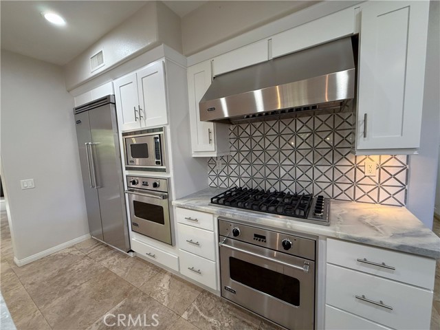 Detail Gallery Image 7 of 22 For 28 Teak, Irvine,  CA 92620 - 4 Beds | 2/1 Baths