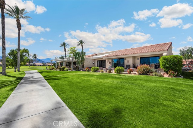 Detail Gallery Image 2 of 27 For 41790 Resorter Bld, Palm Desert,  CA 92211 - 2 Beds | 2 Baths