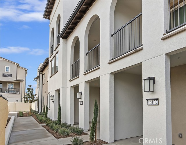 Detail Gallery Image 2 of 19 For 16139 Spicebush Ln, Chino,  CA 91708 - 3 Beds | 3/1 Baths